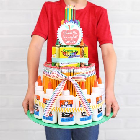 School Supply Cake Tutorial Teacher Supply Cake, School Supply Cake, School Supplies Cake, Homemade Teacher Gifts, Teacher Cakes, Diy Gifts To Make, Appreciation Gifts Diy, Teacher Appreciation Gifts Diy, Teacher Gift Tags