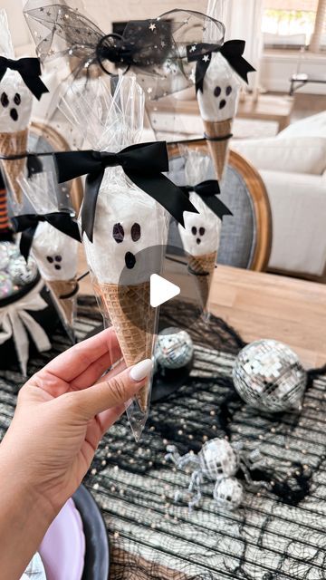 bren | home, holidays & lifestyle | Dallas tx on Instagram: "Comment “SHOP” below to receive a DM with the link to shop this post on my LTK ⬇ https://liketk.it/4MXxk  👻✨ Ghost Cotton Candy Cones: Spooky Sweet Treats for Halloween!   Get ready to add a hauntingly sweet touch to your kids Halloween party with these Ghost Cotton Candy Cones! 👻✨ I used fluffy white cotton candy and drew ghost faces on clear plastic bags to create these adorable ghostly treats. When the black marker faces are up against the cotton candy, they look like little ghosts!  Using my favorite handy drink tower, I displayed the cones for a fun and festive setup. Perfect for a kids’ Halloween party or a spooky sweet treat station!  be sure to SAVE for inspo and SHARE with your Halloween loving bestie!   ✨ **Hosting Ti Cone Treats Ideas, Ghost Cotton Candy, Ghost Treats For Kids, Cotton Candy Cones Diy, Halloween Cotton Candy Ideas, Halloween Sweet Cones, Halloween Class Party Treats, Halloween Kalas, Cotton Candy Display