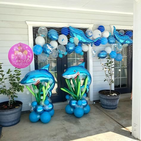 Under The Sea Birthday Party Balloons, Underwater Themed Birthday Party, Under The Sea Balloon Decor, Ocean Balloon Arch, Under The Sea Pinata, Under The Sea Balloons, Under The Sea Balloon Decorations, Shark Balloon Arch, Shark Balloon Bouquet