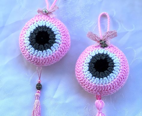 Evil Eye Charm - crochet  by Marieta Iosifidou Free Pattern - (written instructions) Charm for New Year, for New Born Baby, for Every New S... Evil Eye Crochet Pattern Free, Yarn Join, Meaning Of Evil Eye, Crochet Evil Eye, Charm Crochet, Crochet Hdc, Crochet Eyes, Beginner Crochet Projects, New Year Eve