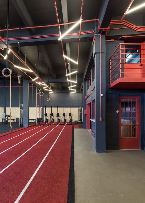 Crossfit Gym Design Ideas, Crossfit Box Design, Gym Architecture, Gym Design Interior, Crossfit Box, Mechanical Workshop, Gym Room At Home, Indoor Gym, Gym Interior