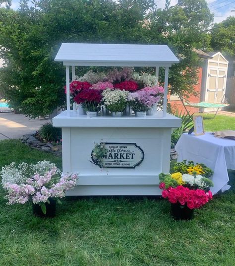 Wedding Business Ideas, Fresh Flower Market, Flower Cart, Locally Grown, Farm Stand, Wedding Business, Flower Stands, Flower Market, Cut Flowers