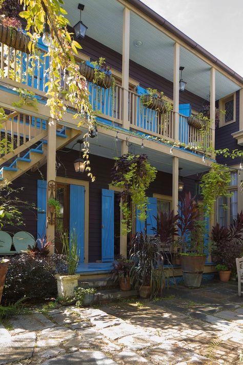 Sweet Suite in Historic Treme - Apartments for Rent in New Orleans, Louisiana, United States - Airbnb Houses In New Orleans, New Orleans Apartment Building, New Orleans House Exterior, Sims Exterior, New Orleans Witch, New Orleans Interior Design, New Orleans Apartment, Shotgun House, New Orleans Homes