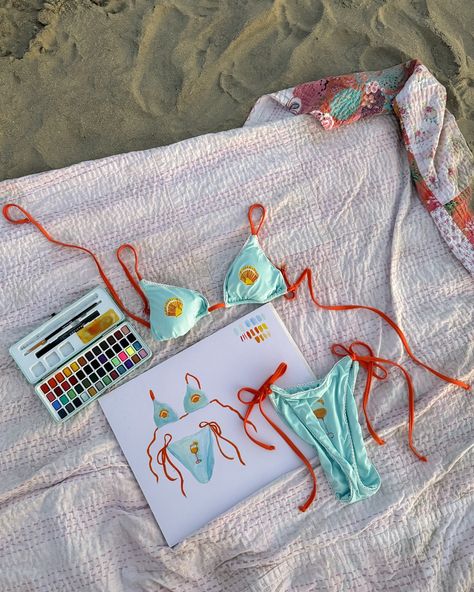 my ideal date night: painting on the beach 🎨 Date Night Painting, Painting On The Beach, Ideal Date, Night Painting, Good Vibes, Date Night, The Beach, Quick Saves, Clothes