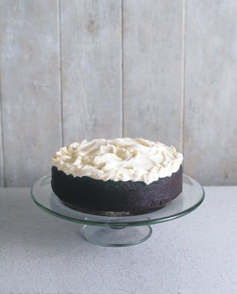 Gluten Free Guiness Cake, Nigella Chocolate Guinness Cake, Sally Cake, Nigella Recipes, Chocolate Guinness Cake, Guinness Chocolate, Irish Desserts, Guinness Cake, Cakes Chocolate