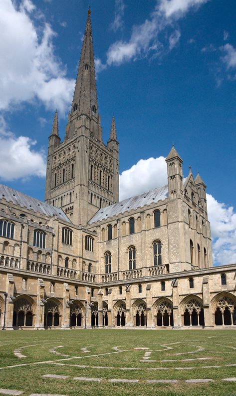 Norwich Cathedral | Dmitry Shakin | Flickr English Cathedrals, Norwich England, Norwich Cathedral, Norwich Norfolk, Cathedral Architecture, Norwich City, Religious Architecture, Country Church, Old Churches