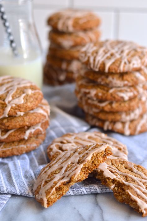 bourbon glazed toasted oatmeal cookies Laceys Cookies Recipe, Whiskey Cookies, Toasted Oatmeal, Bourbon Cookies, Cookie Glaze, Keeping In Touch, Bourbon Glaze, Wild Goose, Walnut Cookies