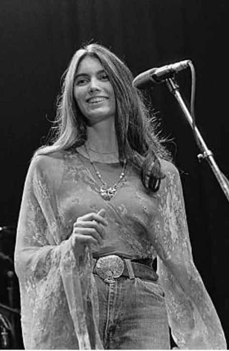 70s Rock Stars, Emmy Lou Harris, Contry Music, Gram Parsons, Emmylou Harris, Americana Music, Yearbook Quotes, Linda Ronstadt, Women Of Rock