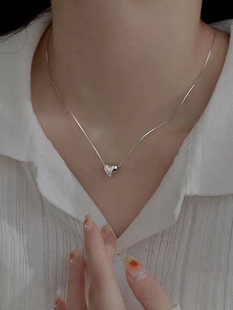 Silver  Collar  Copper   Embellished   Women's Fashion Jewelry Chain Designs Silver Women, Silver Chain Designs For Women, Simple Heart Necklace, Pinterest Jewelry, Pretty Jewelry Necklaces, Expensive Jewelry Luxury, Heart Shaped Pendant Necklace, Fancy Jewellery Designs, Heart Decor