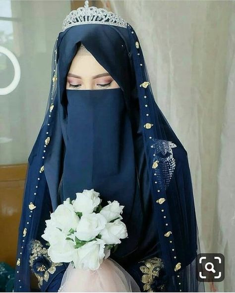 Image may contain: one or more people Niqab Dress, Hijab Queen, Beautiful Abayas, Niqabi Bride, Muslim Wedding Hijab, Hijab Brides, Wedding Hijab Styles, Bridal Hijab Styles, Muslimah Wedding Dress