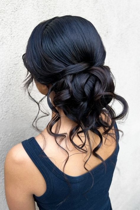 Bride Hairstyles Updo, Bridesmaid Hair Inspo, Formal Hairstyles For Long Hair, Quince Hairstyles, Hairstyle Trends, Long Hair Wedding Styles, Edgy Hair, Prom Hairstyles, Sweet Floral