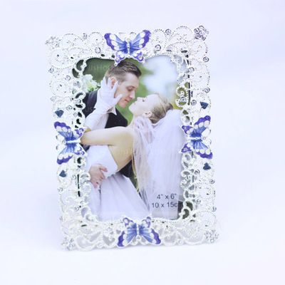 Practical Favors - $17.59 - Butterfly Resin Photo Frames (051037803) http://jjshouse.com/Butterfly-Resin-Photo-Frames-051037803-g37803 Butterfly Resin, Resin Photo, Cheap Frames, Purple Butterfly, Purple Wedding, Photo Frames, Photo Frame, Wedding Day, Purple