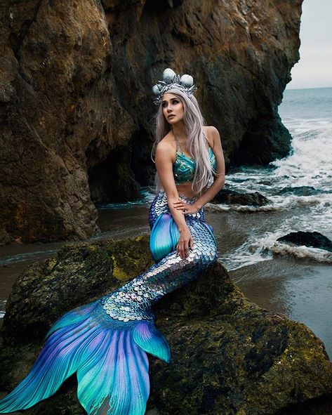 Wind and waves... Crown: @mermaidmilynn Top: @sirenallure Tail: @finfolkproductions Photo: @emackphoto  #mermaid #mermaidsofinstagram… Bale Dance, Mermaid Photo Shoot, Mermaid Photoshoot, Realistic Mermaid, Mermaid Pose, Mermaid Cosplay, Dark Mermaid, Mermaid Photography, Silicone Mermaid Tails