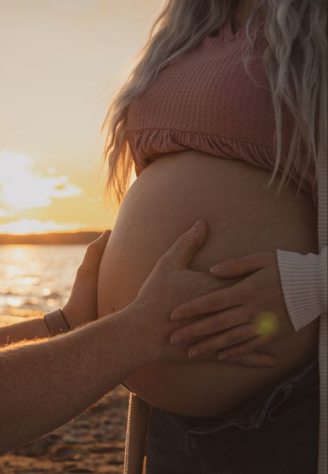 Maternity Beach Photoshoot, Pregnancy Photoshoot Beach, Beach Maternity Shoot, Shoot On The Beach, Maternity Beach, Beach Maternity Photos, Urban Beach, Maternity Picture, Photoshoot Beach