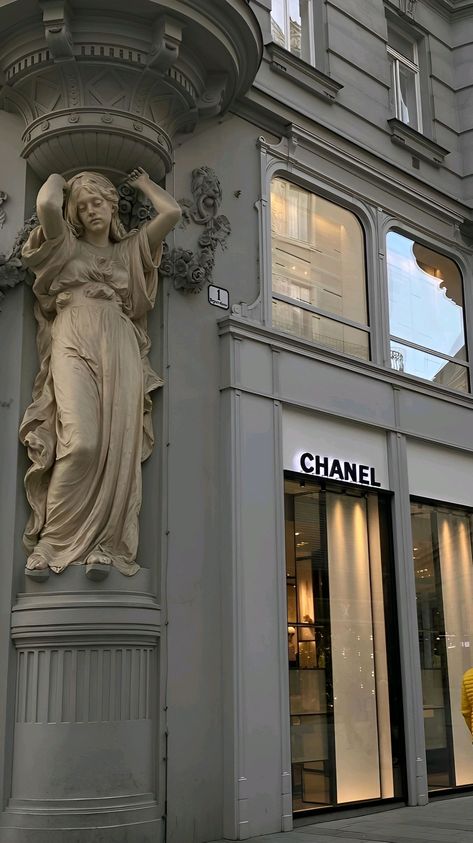 Mode Logos, Chanel Wallpaper, Vienna City, Classic Sculpture, Rennaissance Art, Chanel Store, Baroque Architecture, Wallpaper For Your Phone, Architecture Old