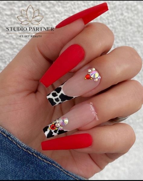 Red Cow Print Nails Acrylic, Red And Cow Print Nails, Red Cow Nails, Red Cow Print Nails, Red Nail Set, Beach Holiday Nails, Cute Red Nails, Ideas Uñas, Cow Nails