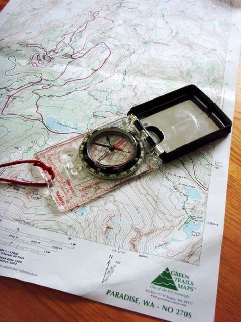 Best Compass, Compass Navigation, Map Compass, Bushcraft Gear, Map Reading, Survival Supplies, Survival Techniques, A Compass, Outdoor Diy Projects