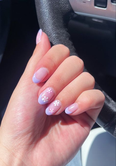 Pastel Nails Oval Shape, Acrylic Nail Designs Short Oval, Lavender French Tip Nails Almond With Flowers, Light Purple Easter Nails, Biab Nails Almond Shape, Short Almond Easter Nails, Lavender French Tip Nails With Flowers, Short Simple Flower Nails, Short Gel Nails With Flowers