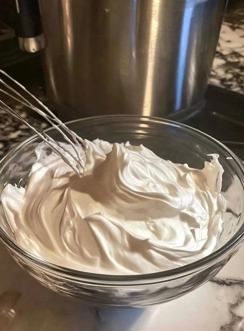 Old Fashioned Frosting Recipe, Old Fashion Icing Recipes, Homemade White Icing, Breakfast Egg Casserole Recipes, Honey Pepper Chicken, Honey Bun Cake, Grilled Ribeye Steak, Blueberry Cheesecake Recipe, Homemade Buttercream