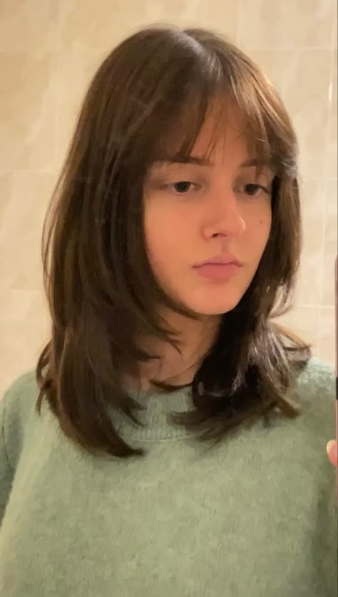 60s Shoulder Length Hair, Haircut For College, Tiny Bangs, Camp Friends, Short Layer, Grow My Hair, Minimal Hair, Growing Out Hair, Mullet Haircut