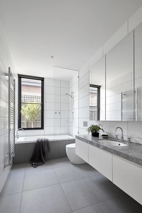 House in Melbourne by Tom Robertson Architects « white and grey modern bathroom, floating vanity, face storage behind mirrors Bathroom Floating Vanity, Bathroom Vanity Modern, Grey Modern Bathrooms, Grey And White Bathroom, Vanity Modern, Top Bathroom Design, Diy Home Decor For Apartments, Floating Vanity, Bad Design