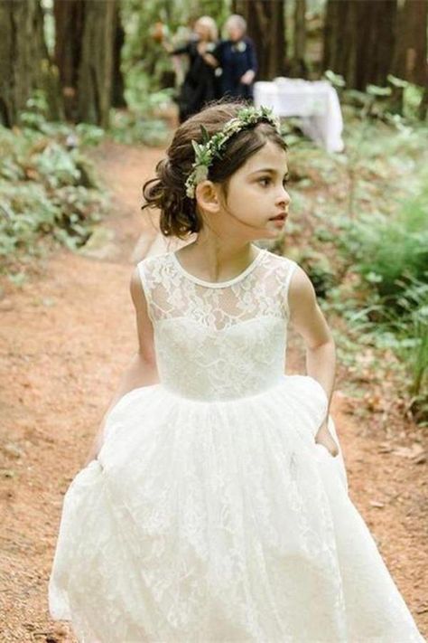 Boho Bridesmaid Hair, Strapless Dress Hairstyles, Sleeveless Flower Girl Dresses, Long Flower Girl Dresses, Vintage Bridesmaids, Beach Wedding Dress Boho, Boho Bridesmaid, Flower Girl Hairstyles, Trendy Wedding Hairstyles