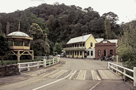 Australia's 9 Scariest Haunted Places Places To Visit In Canada, Southern Gothic Aesthetic, Jenolan Caves, Things To Do In Montreal, Places In Australia, The Living Daylights, Old Entertainment Centers, Living Daylights, Visit Montreal