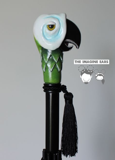 DIY Building a Mary Poppins Parrot Umbrella Replica Prop – The Imagine Ears Umbrella Installation, Mary Poppins Umbrella, Umbrella Diy, Diy Crafts For School, Painting Glass Jars, Movie Replica, Diy Props, Halloween Makeup Pretty, Diy Building