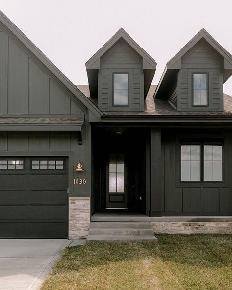 Black Birch Homes & Design on Instagram: “Dark exteriors will always have our heart 🖤 . . 📸 @classicgrayhome” Home Exterior Board And Batten, Green House Siding, Black Birch Homes, Garage Door Styles, Exterior Makeover, Exterior Details, House Siding, Black House Exterior, Plan Ideas