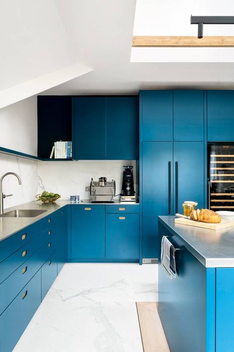 Teal Kitchen Ideas, Modern Colorful Kitchen, Hampstead House, Teal Rooms, Frame Kitchen, Kitchen Colour, Turquoise Kitchen, Teal Kitchen, Best Kitchen Cabinets