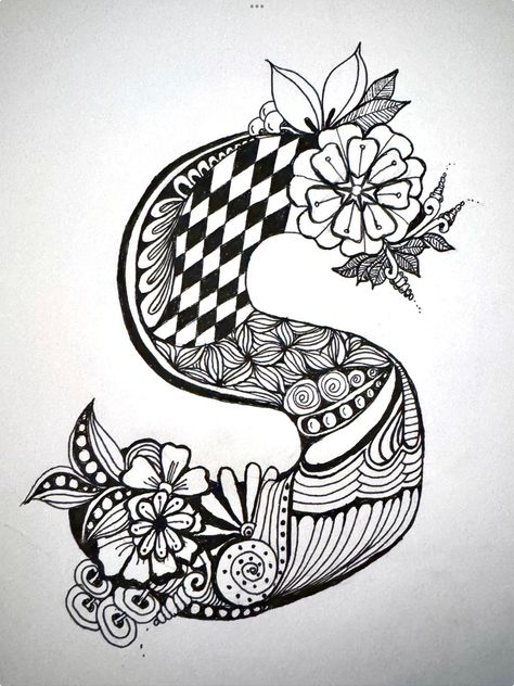 Zentagle Drawing, Ks3 Art, Art Letters, Doodle Alphabet, Scratch Art, Tangle Patterns, Sketchbook Ideas, Doodle Art Designs, Zentangle Patterns