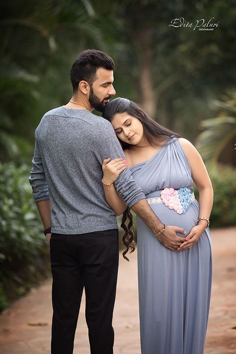 Maternity Photography For Couples, Maternity Shoot Indian Photo Ideas, Maternity Indian Photography, Maturity Couple Photoshoot, Matanity Photo Ideas Maternity Shoots, Metarnity Photoshoot Ideas, Srimantham Photo Poses, Pre Maternity Photo Shoot Indian, Maternity Photo Shoot Indian