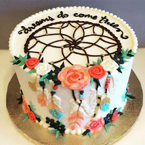 Dreamcatcher cake "dreams do come true" Dream Catcher Cake, Bridal Shower Cakes, Bridal Shower Cake, Dreams Do Come True, Graduation Cakes, Fancy Cakes, Shower Cake, Pretty Cakes, Creative Cakes