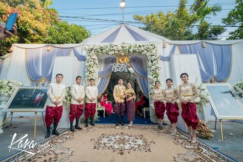 Wedding Entry, Cambodian Wedding, Khmer Wedding, Wedding Decor Inspiration, Let's Celebrate, Traditional Dress, Lets Celebrate, Wedding Design, Dream Wedding Dresses