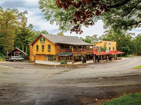 6 'most eccentric' towns in North Carolina are in Western NC: Check them out - NewsBreak White House Christmas Tree, Beech Mountain, White House Christmas, Western Nc, Beauty Culture, Mount Airy, Blowing Rock, Land Of Oz, Western North Carolina