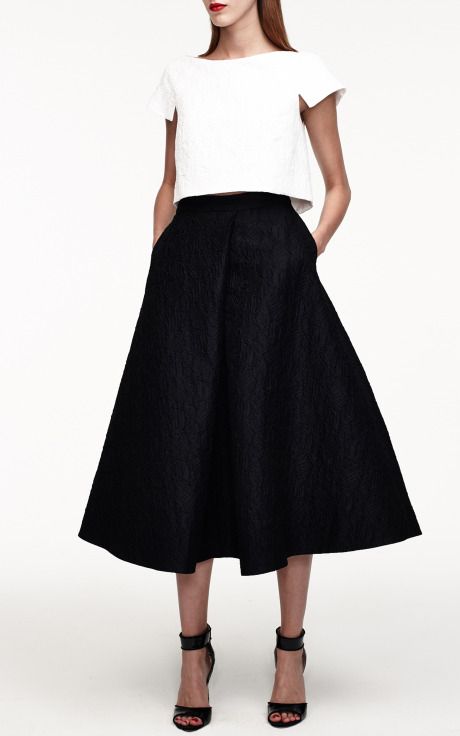 Monique Lhuillier Resort, 2015. Formal Crop Top, Fest Outfits, To Wear, Monique Lhuillier, 2015 Fashion, Look Casual, Mode Inspiration, Mode Style, Black Skirt