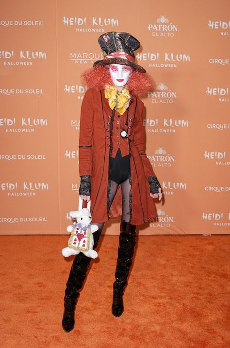 Heidi Klum Costume, Heidi Klum Halloween, Heidi Klum Halloween Costume, Dylan Mulvaney, Alix Earle, Iconic Movie Characters, Best Celebrity Halloween Costumes, Annual Halloween Party, Celebrity Costumes