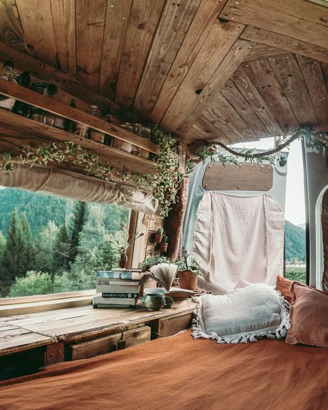 Van Life Aesthetic, Bus Living, Van Life Diy, Bus Life, Van Home, Camper Renovation, Van Living, Van Interior, Travel Van