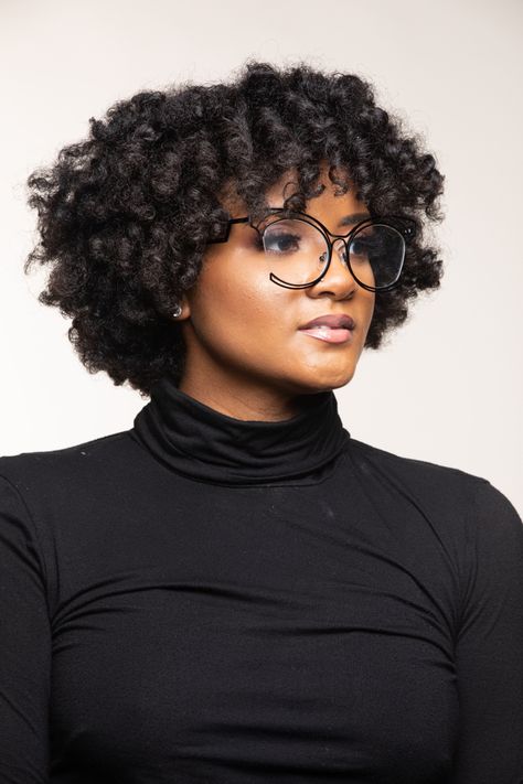 Female Corporate Fashion, Natural Hair Corporate Styles, Natural Hair Headshots, Business Women Hairstyles, Nerd Aesthetic, Female Portrait Poses, Professional Headshots Women, Headshot Poses, Headshots Women