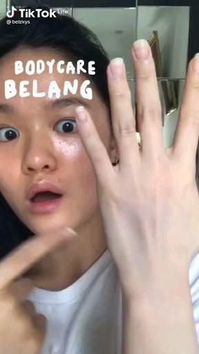 Scincer Wajah Aesthetic, Tips Kulit Sehat, Tips Putihkan Badan, Tips Putih, Whitening Products Body Skin, Skin Care Glowing, Best Body Products, Beginner Skin Care Routine, Recommended Skin Care Products