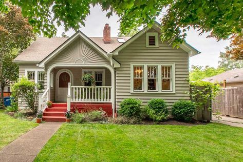 Interior Arches, Vintage House Exterior, Nice House, Craftsman Exterior, Marion County, Salem Oregon, Cottage Style Homes, American House, Casas Coloniales