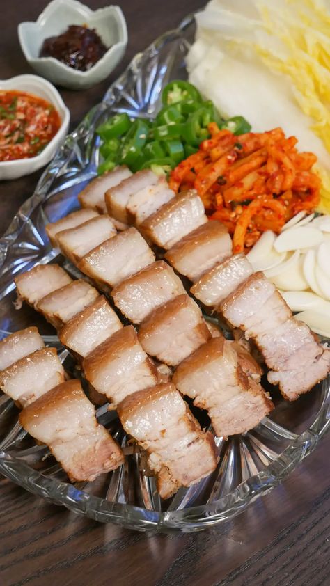 Korean Bossam Recipe, Bossam Korean, Boiled Pork Belly, Korean Pork Belly Recipes, Korean Crispy Pork Belly, Korean Food Pork Belly, Bossam Korean Pork Belly Recipe, Sliced Pork Belly Recipes Korean Bbq, Korean Boiled Pork Belly