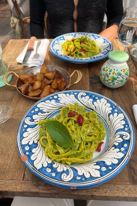 Italian Culture Aesthetic Food, Italian Food Astethic, Italian Food Aethstetic, Italian Aesthetic Food, Italian Dishware, Pesto Pasta Aesthetic, Italian Culture Aesthetic, Potatoes Cute, Pink Mamma Paris