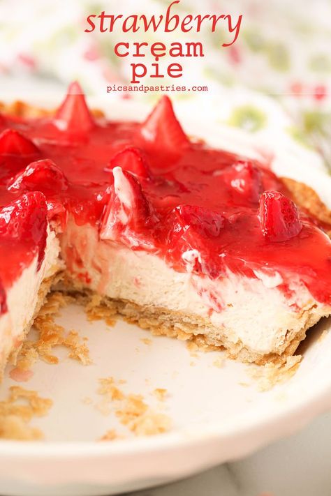 Strawberry Cream Pie in a pie plate with a slice removed. Butterfinger Pie, Strawberry Cream Pie, Chocolate Pie Crust, Deep Dish Pizza Recipe, Strawberry Cream Pies, Cheesecake Pan, Strawberry Glaze, Chocolate Crust, Pastry Crust