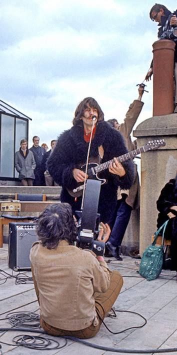 George Harrison (Rooftop Concert) Beatles Rooftop Concert, Rooftop Concert, Beatle Juice, Black Limousine, Beatles Rare, Billy Preston, Rolling Stone Magazine, Beatles George, Beatles Love