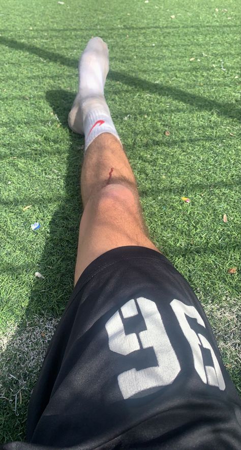 Turf Snap, Football Boys Aesthetic, Cristiano Ronaldo Profile, Fake Account Photos, Gym Snaps, Ronaldo Profile, Football Snap, Football Injury, Iphone Mirror Selfie