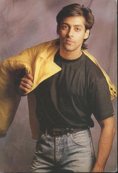 #SalmanKhan #bhai #BollywoodFlashback #90s #muvyz010819 @BeingSalmanKhan Retro Bollywood Outfits, Salman Khan Young, Old Photoshoot, Salim Khan, Indian Retro, Indian Male Model, Bollywood Retro, Salman Khan Photo, 90s Actors