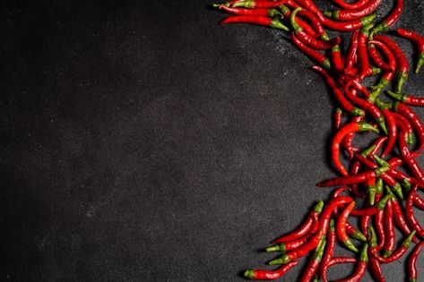 Spicy Background, Dried Red Chili Peppers, Types Of Peppers, Red Spice, Food Vintage, Background Food, Hot Chili Sauce, Shrimp Soup, Concrete Background