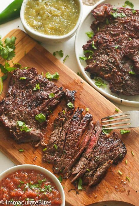 Grill Meals, Beef Fajita Marinade, Skirt Steak Fajitas, Steak Marinades, Skirt Steak Marinade, Marinated Skirt Steak, Grill Cleaner, Skirt Steak Recipes, Fajita Marinade