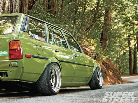 There is just something so undeniably cool about old school Japanese imports. You don’t even have to like them per se, but you can’t argue that Toyota Ke70, Corolla Wagon, Classic Toyota, School Japanese, Street Magazine, Custom Fender, Toyota Cressida, Retro Auto, Toyota Tercel